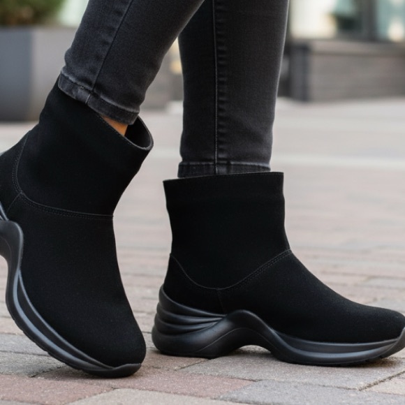 Skechers Shoes - SKETCHERS Women 7.5 Black Chunky Heel Suede Ankle Bootie